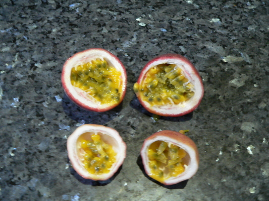 Filled and poorly fertilised fruit